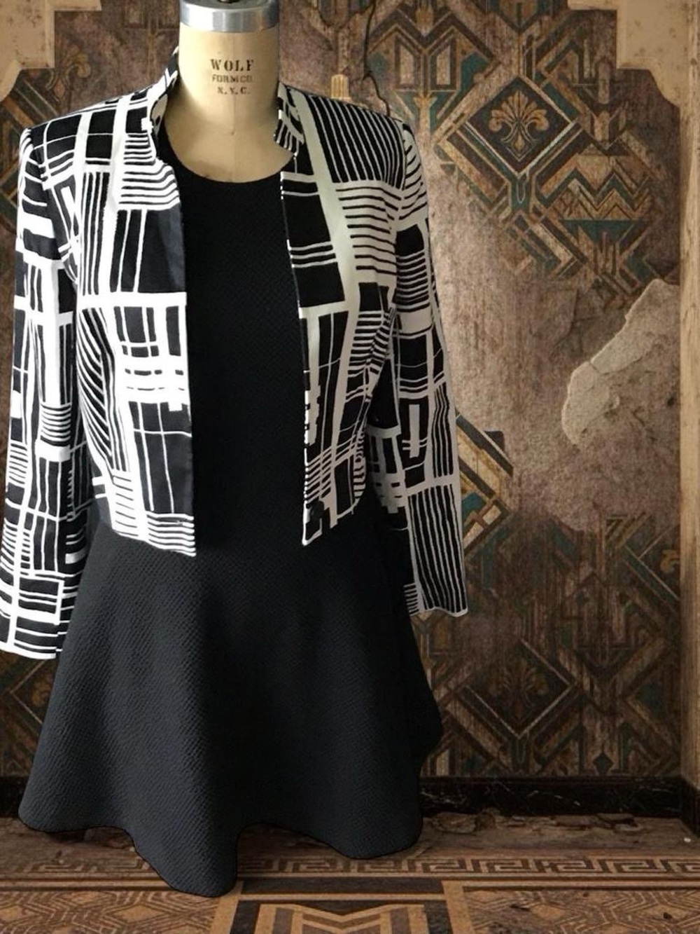 DKNY Black & White Geometric Cropped Blazer